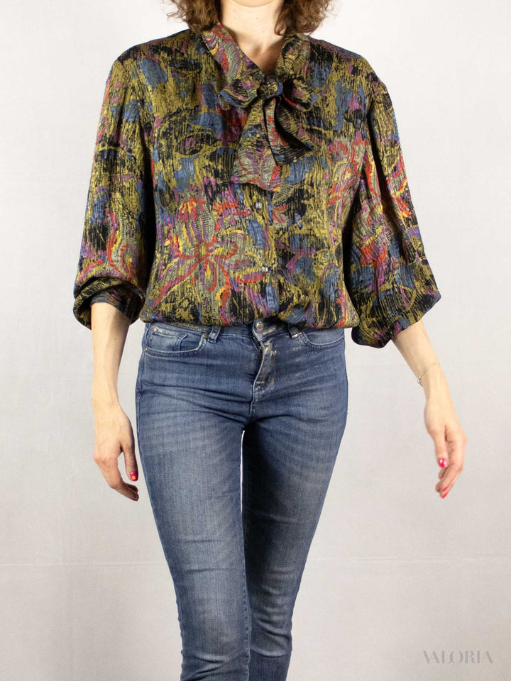 The Artists Muse - Beautiful Vintage Silk Blouse