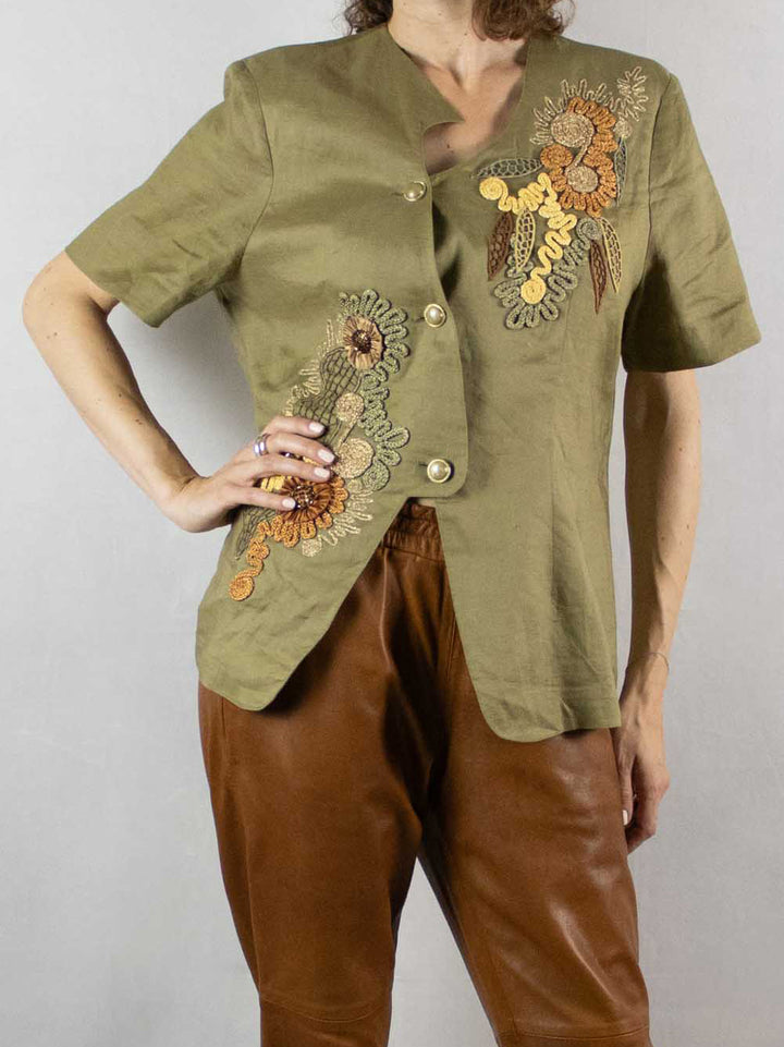 Unique Rope-Embroidered Linien Blouse