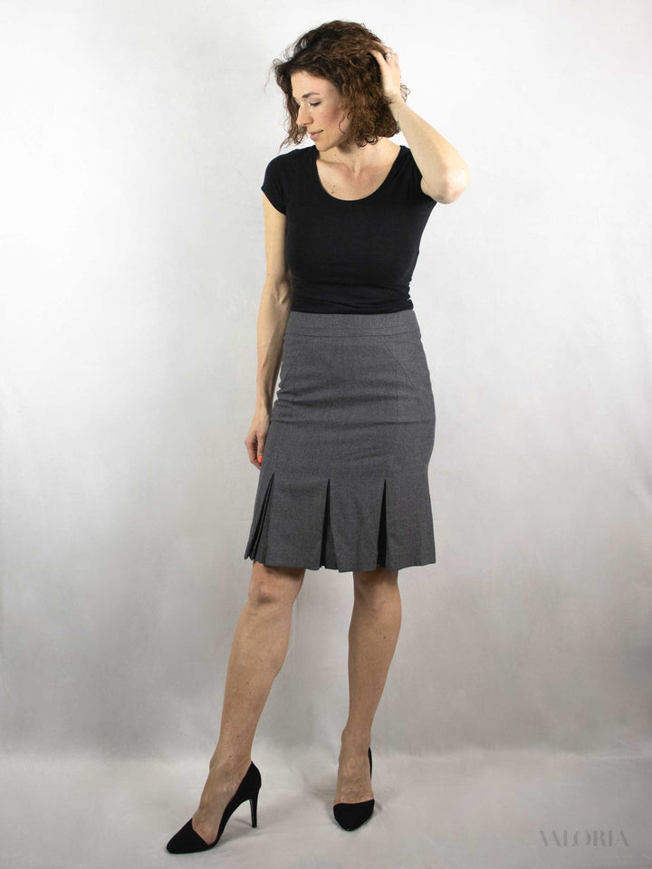 Lady in Grey - like new! Wool Skirt Ted Baker