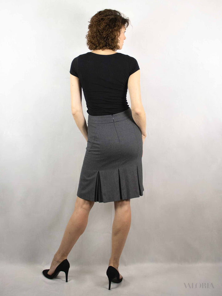 Lady in Grey - like new! Wool Skirt Ted Baker